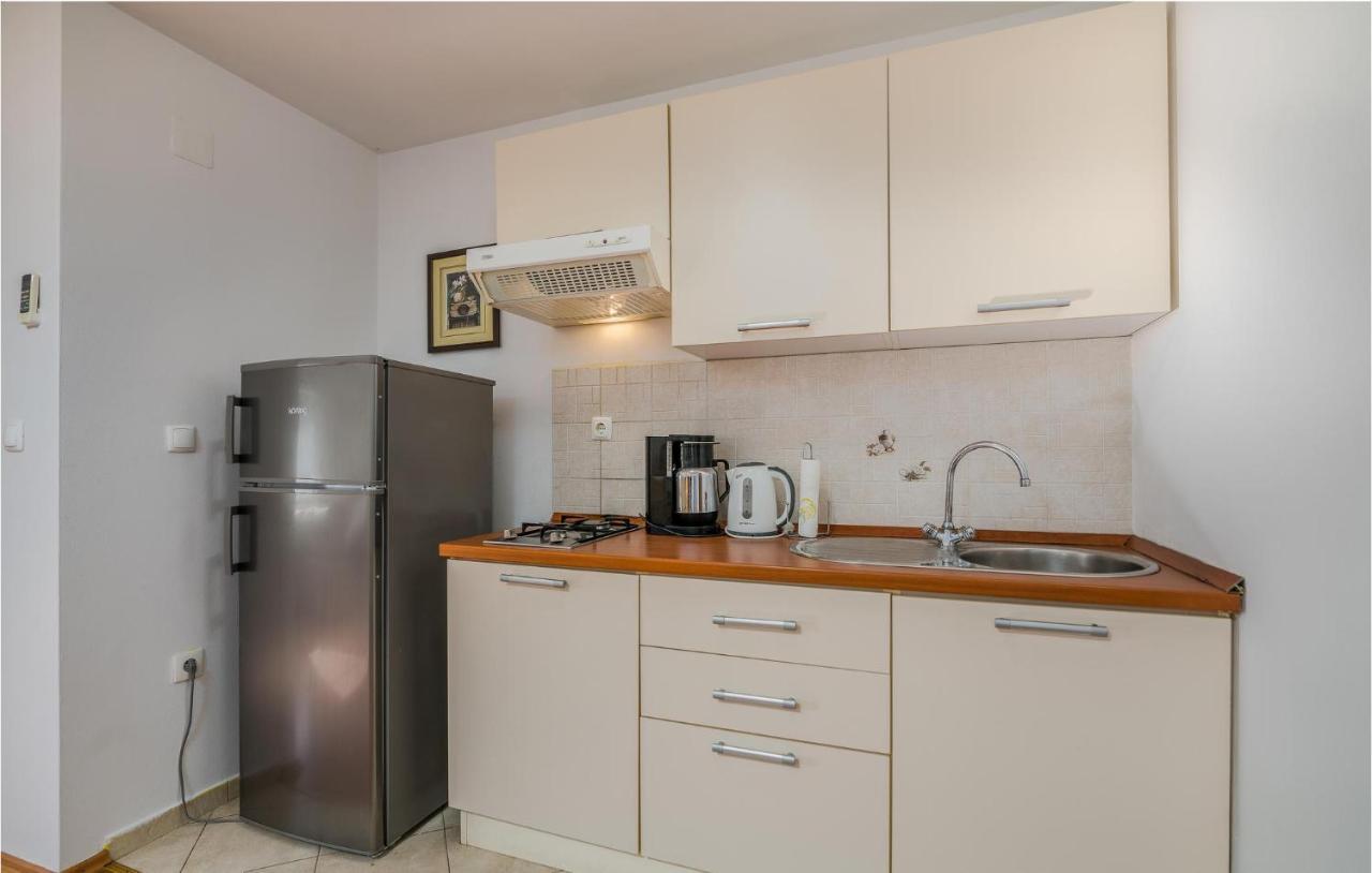 Nice Apartment In Malinska Dubasnica With Kitchen Exterior photo