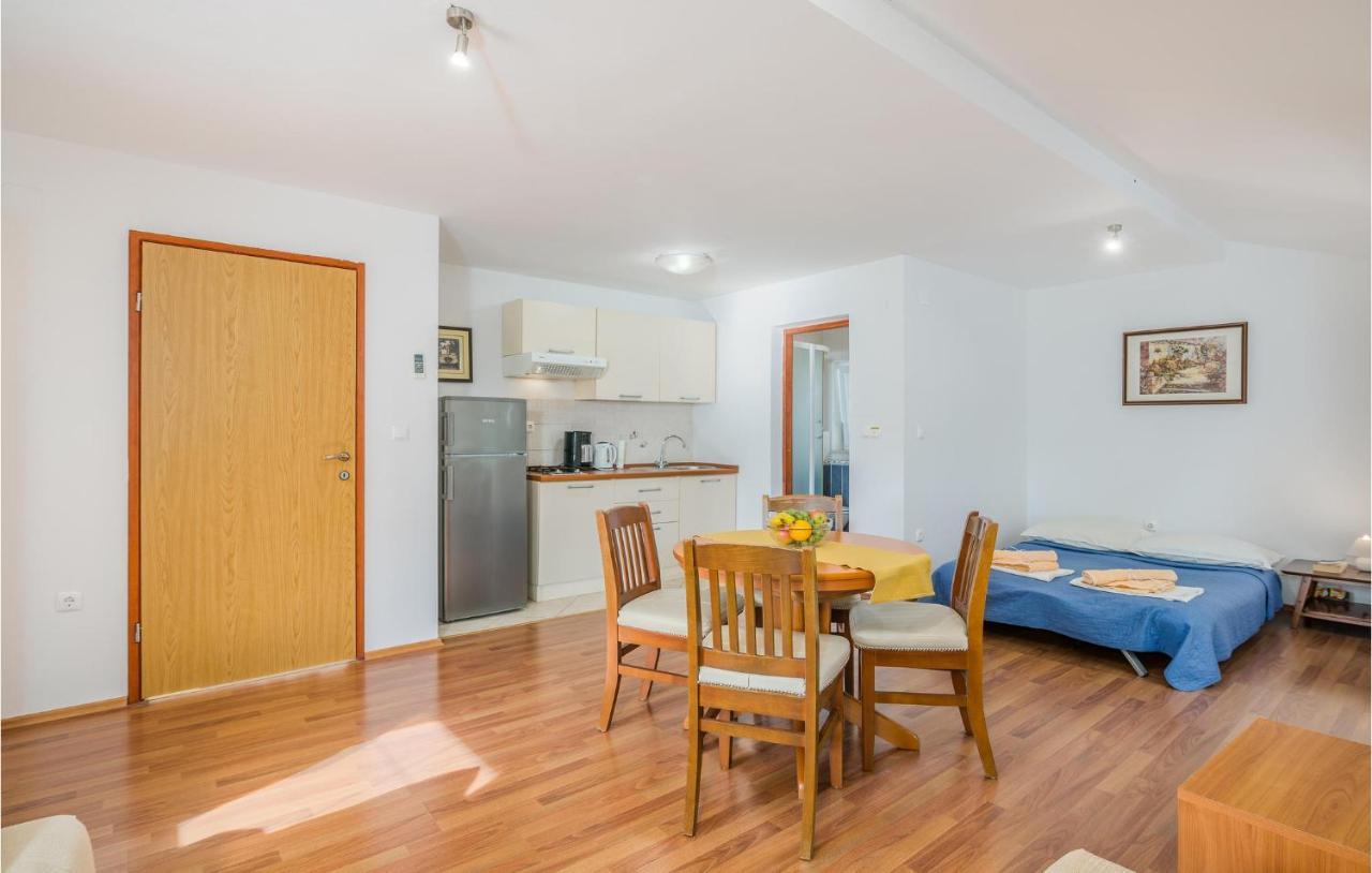 Nice Apartment In Malinska Dubasnica With Kitchen Exterior photo