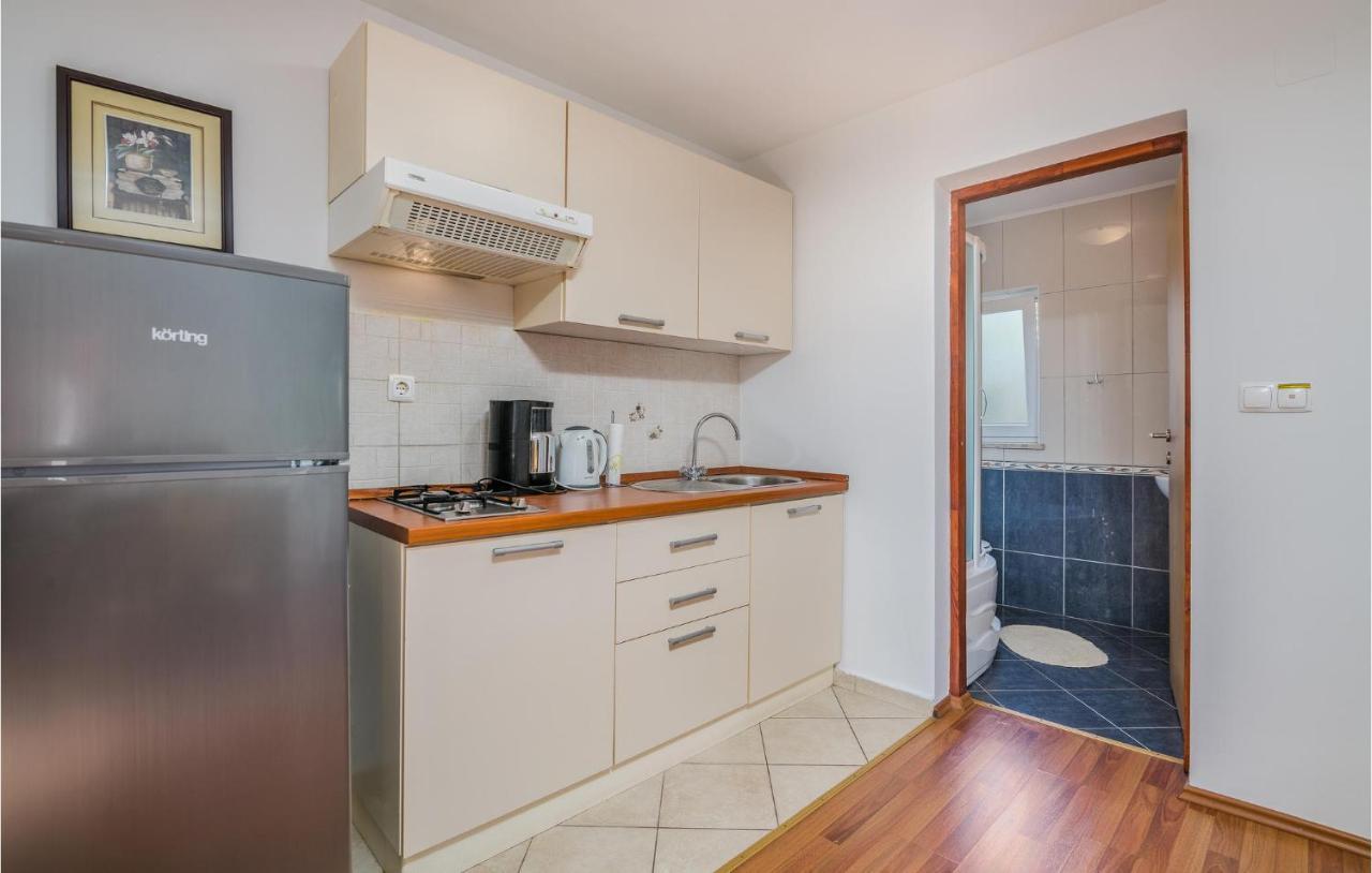 Nice Apartment In Malinska Dubasnica With Kitchen Exterior photo